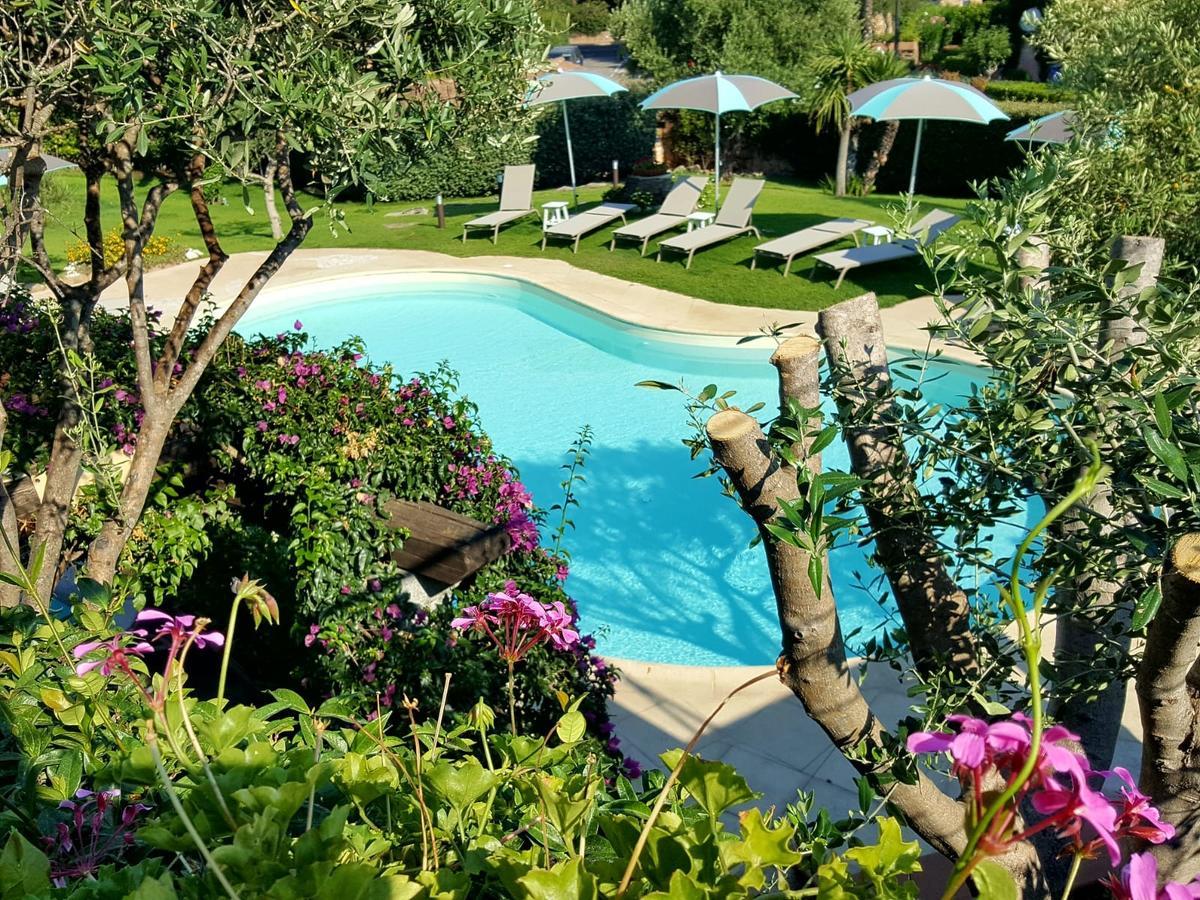 Geco Di Giada Art Suites - Adult Only Порто Ротондо Екстериор снимка